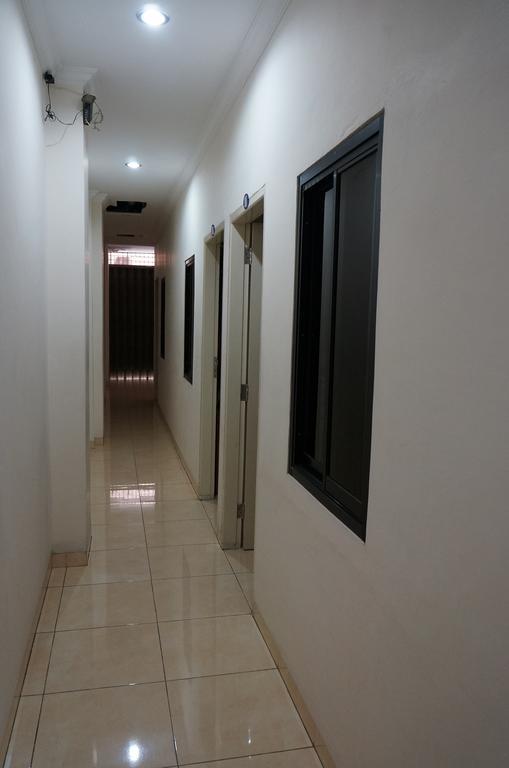Jesnic Hotel Padang  Exterior photo