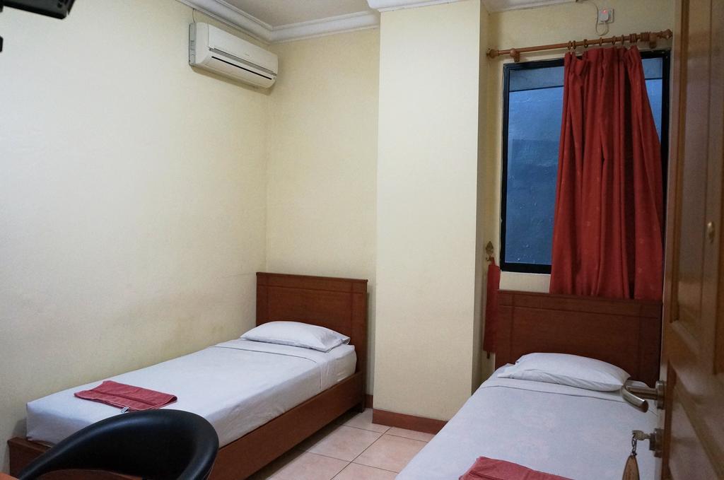 Jesnic Hotel Padang  Room photo